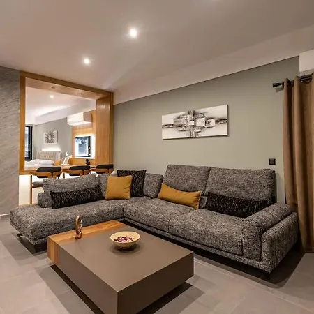Smaragdi Luxury Jacuzzi Apartment Noho Premium Living-3
